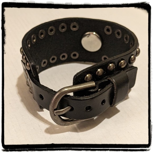 Leather Harley Davidson Studded Cuff Bracelet Black Adjustable Length - Picture 4 of 5